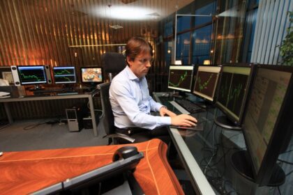 10 Best Prop Firms with Advanced Payouts for Elite Traders